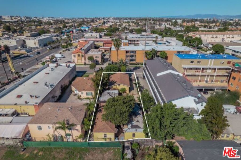 112 S Eucalyptus Avenue Property Photo
