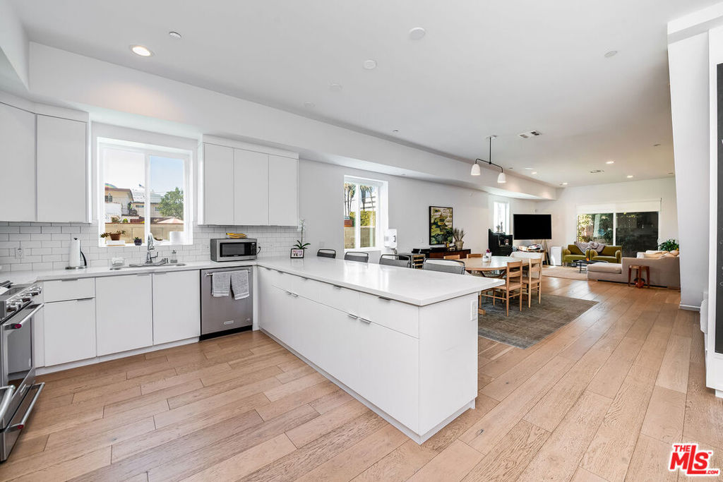4036 La Salle Avenue Property Photo
