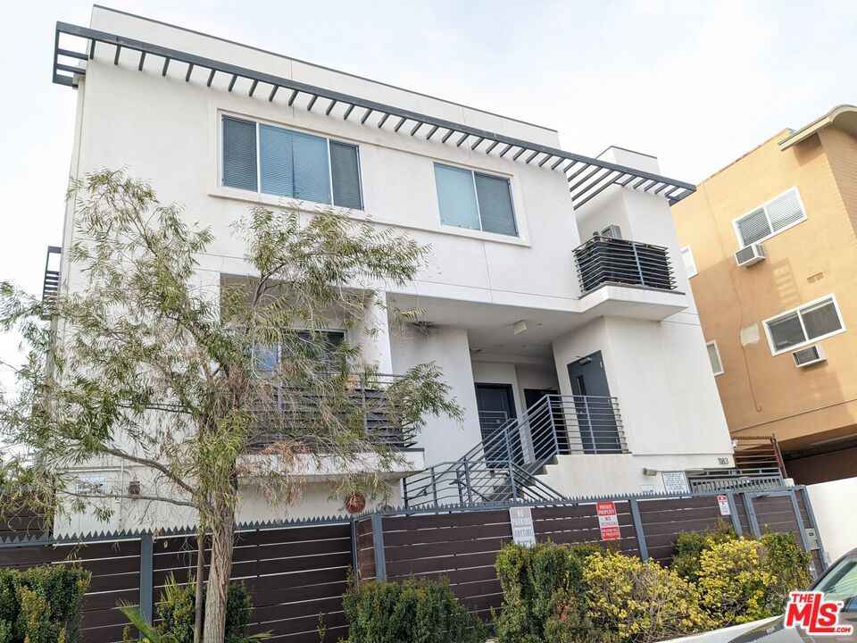 1183 Crenshaw Boulevard Property Photo 2