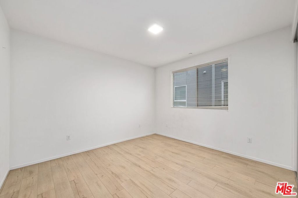 1183 Crenshaw Boulevard Property Photo 8