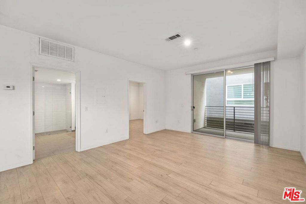 1183 Crenshaw Boulevard Property Photo 10