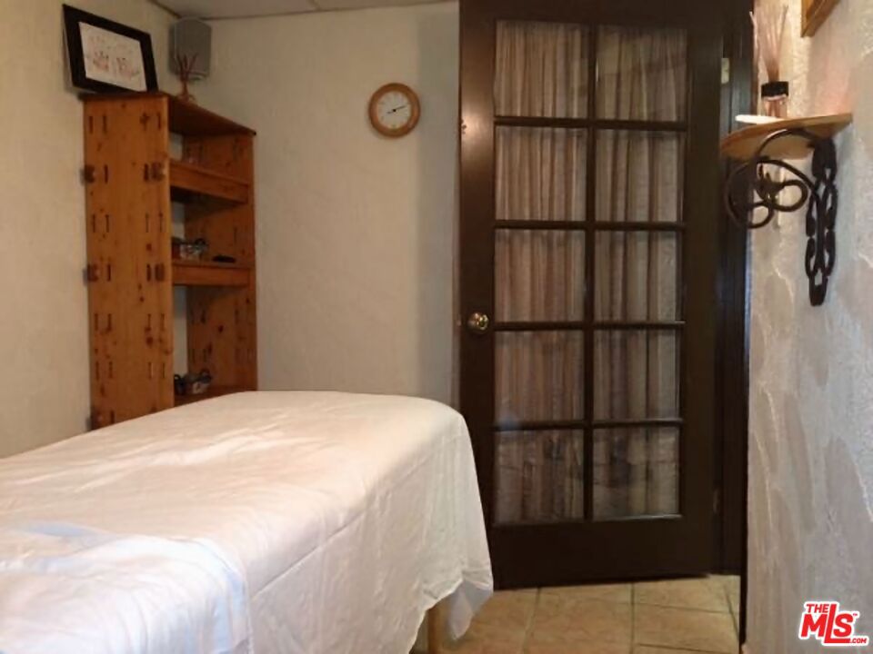 21245 Pacific Coast Highway 21245-1/2 Property Photo 3