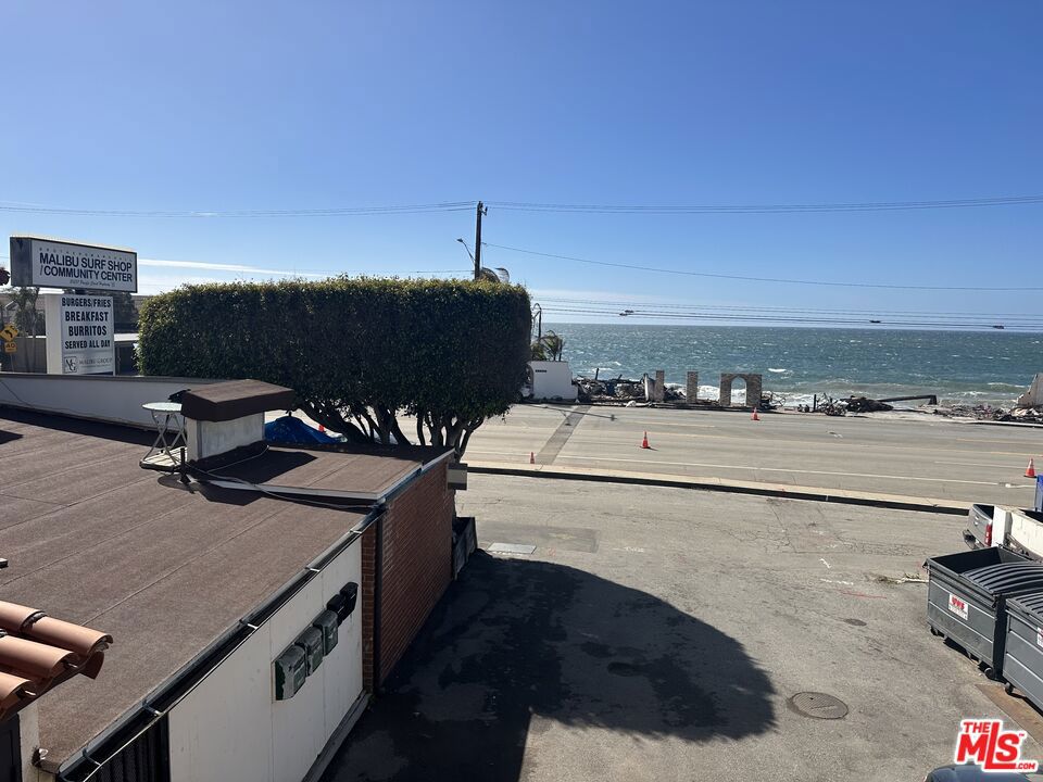 21245 Pacific Coast Highway 21245-1/2 Property Photo 4