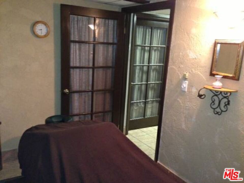 21245 Pacific Coast Highway 21245-1/2 Property Photo 6