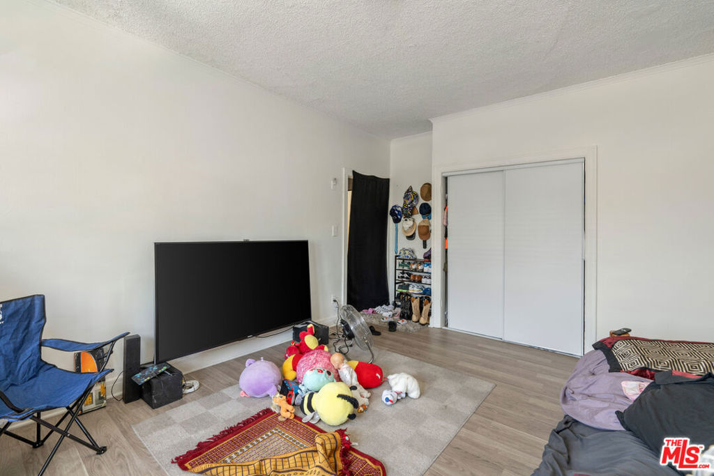 600 N Soto Street Property Photo 11