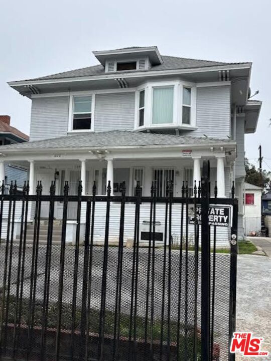 1400 S Westmoreland Avenue Property Photo 3