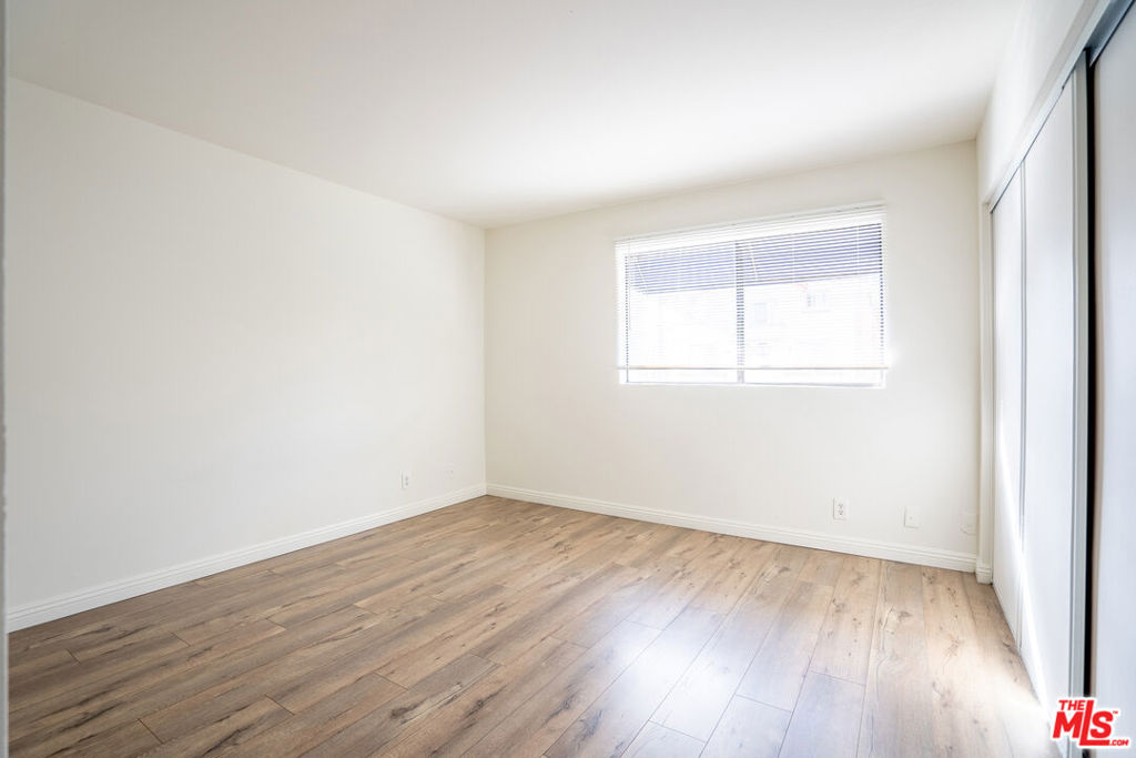 326 S Manhattan Place 104 Property Photo
