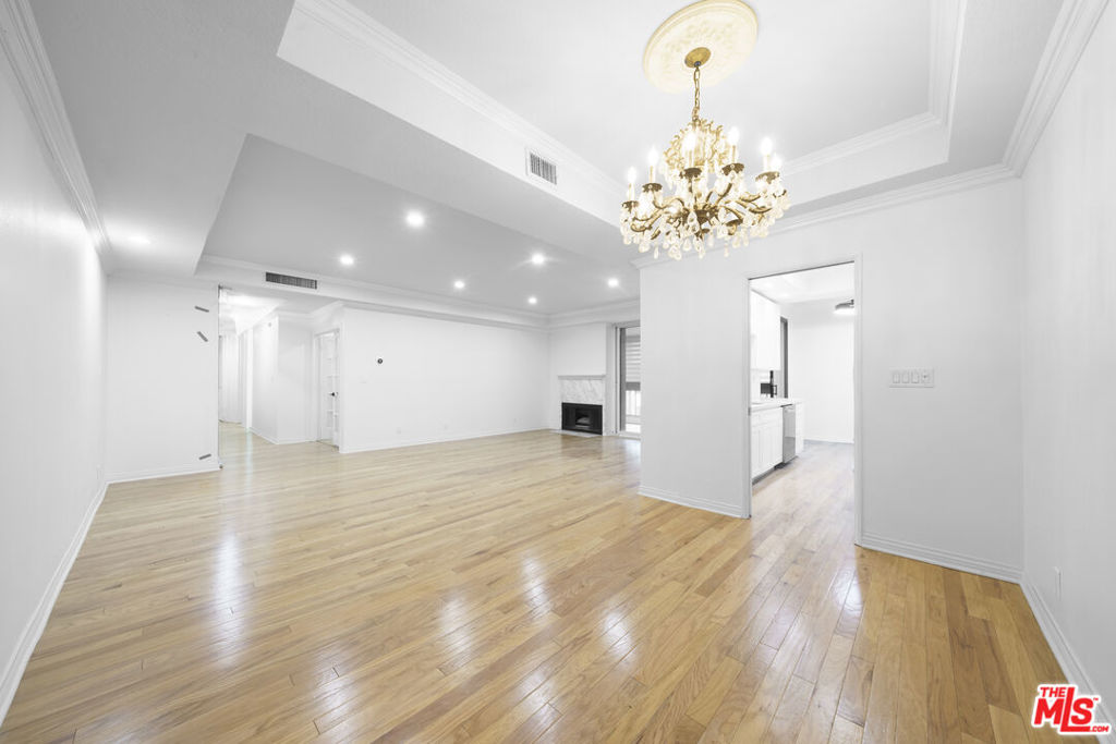 4477 Wilshire Boulevard 306 Property Photo