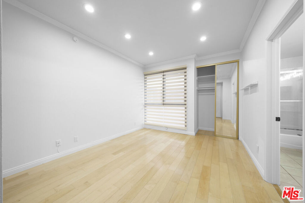 4477 Wilshire Boulevard 306 Property Photo 9