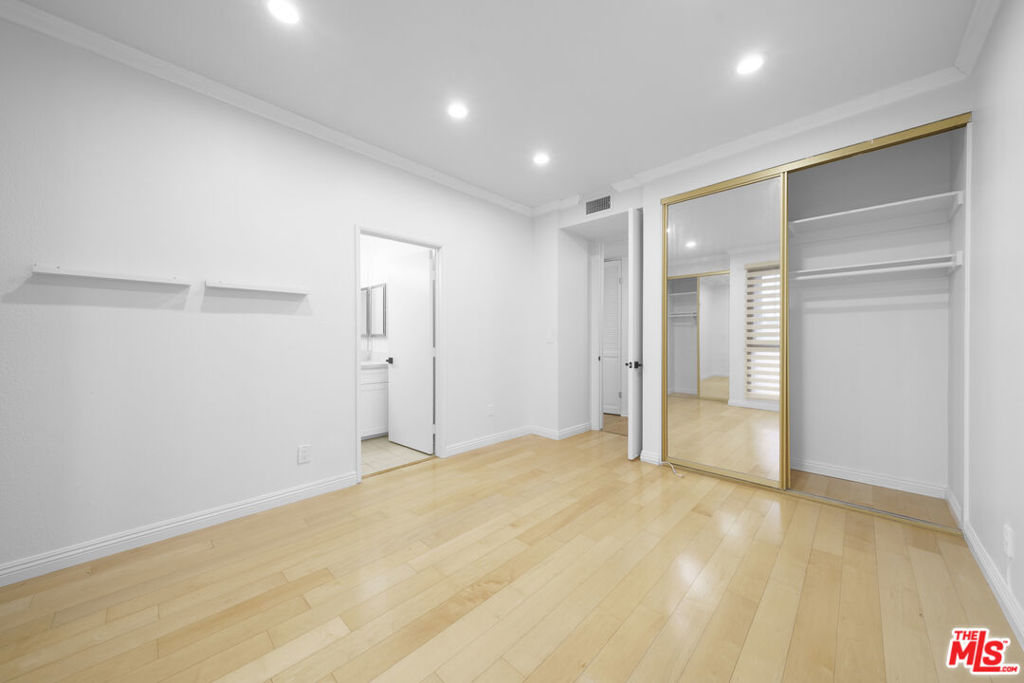 4477 Wilshire Boulevard 306 Property Photo 10