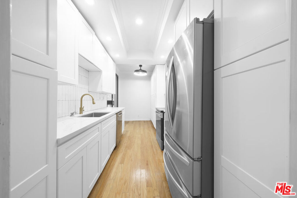 4477 Wilshire Boulevard 306 Property Photo 13