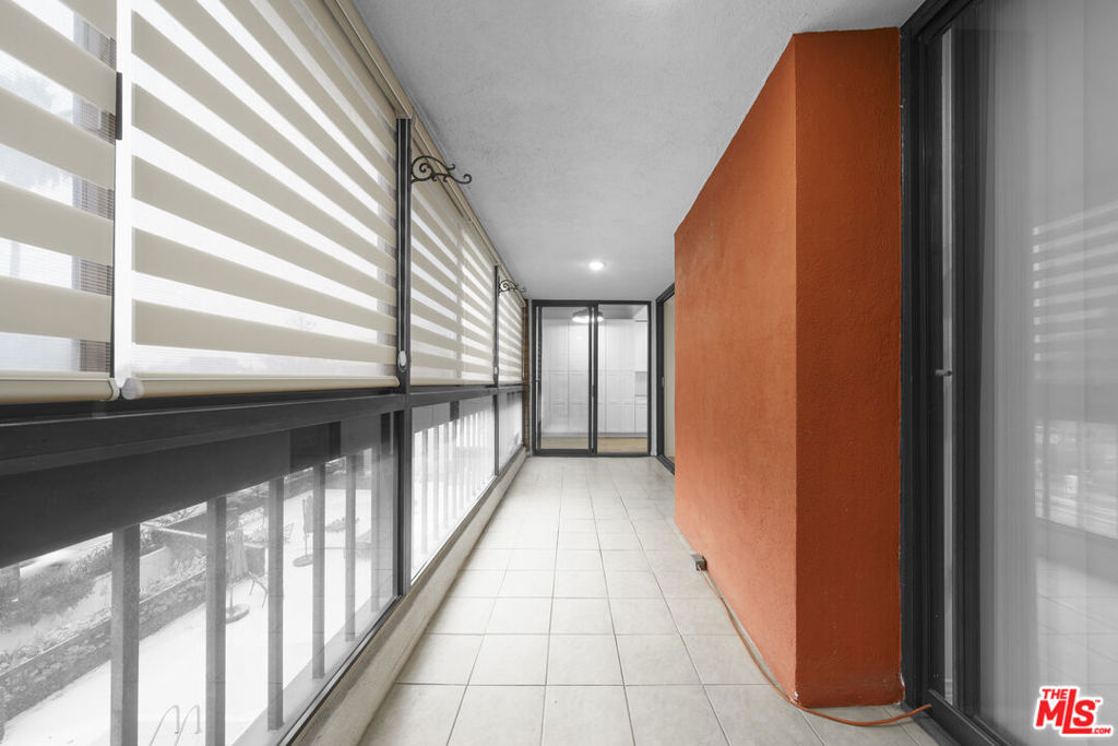 4477 Wilshire Boulevard 306 Property Photo 18
