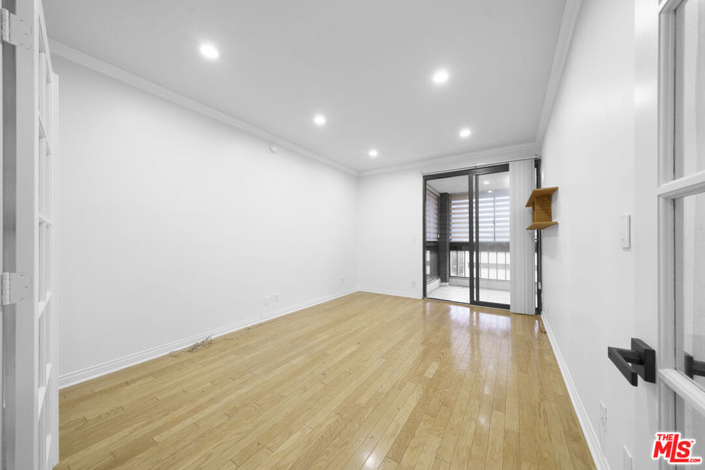 4477 Wilshire Boulevard 306 Property Photo 21