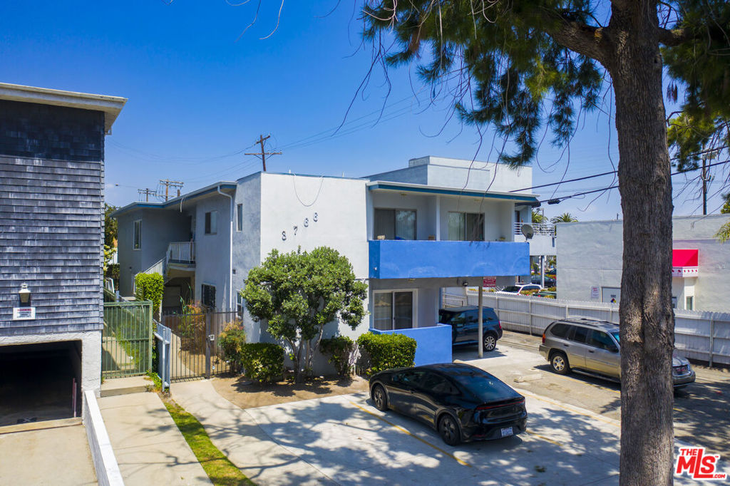 3766 S Canfield Avenue Property Photo 2