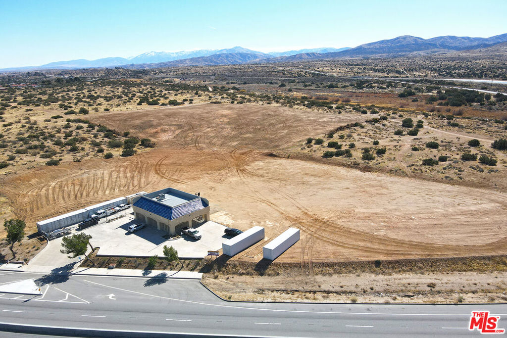 2660 Pearblossom Highway Property Photo 1