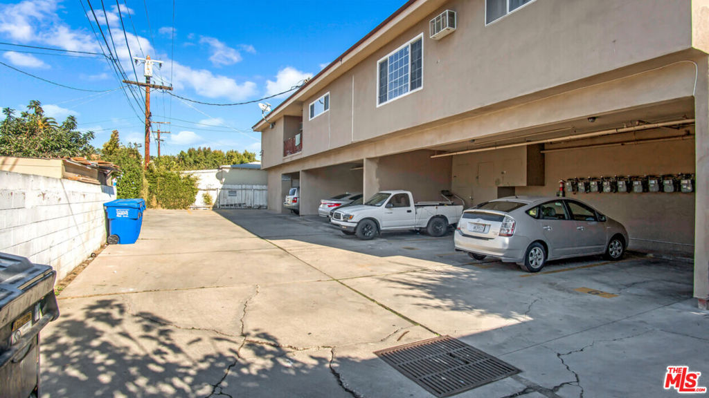 423 N Harvard Boulevard Property Photo 6