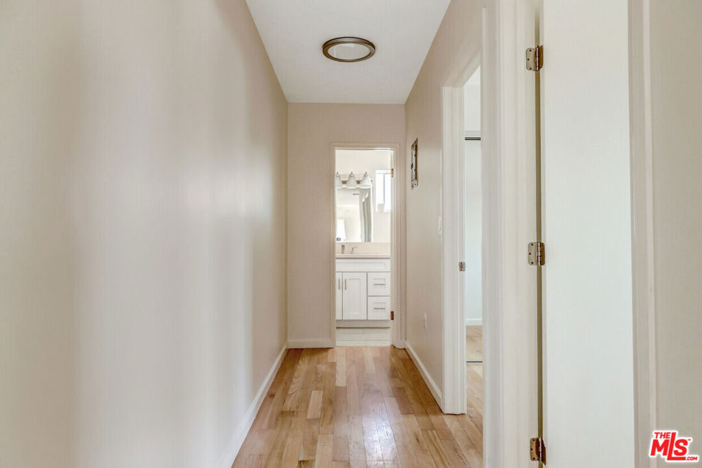 423 N Harvard Boulevard Property Photo 14