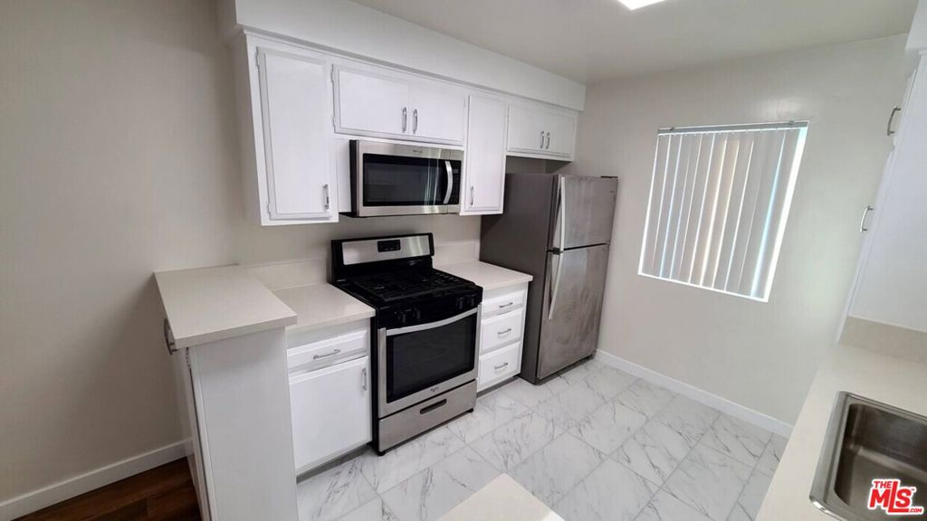 423 N Harvard Boulevard Property Photo 22