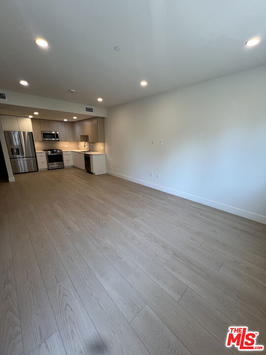 1828 Butler Avenue 202 Property Photo 6