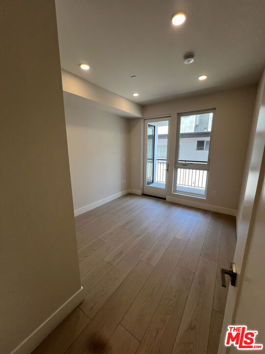 1828 Butler Avenue 202 Property Photo 12