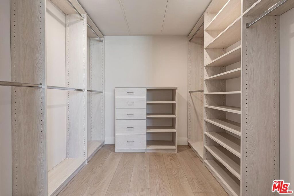 1828 Butler Avenue 202 Property Photo 19