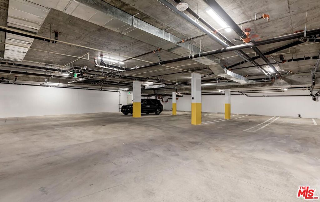 1828 Butler Avenue 202 Property Photo 21