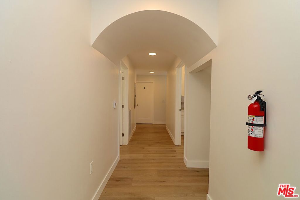 2739 S Budlong Avenue Property Photo 15