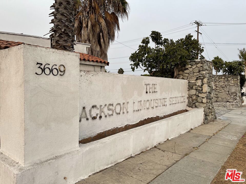 3669 W Slauson Avenue Property Photo
