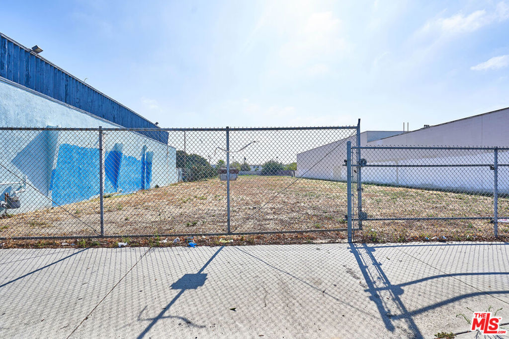 15930 S Western Avenue Property Photo