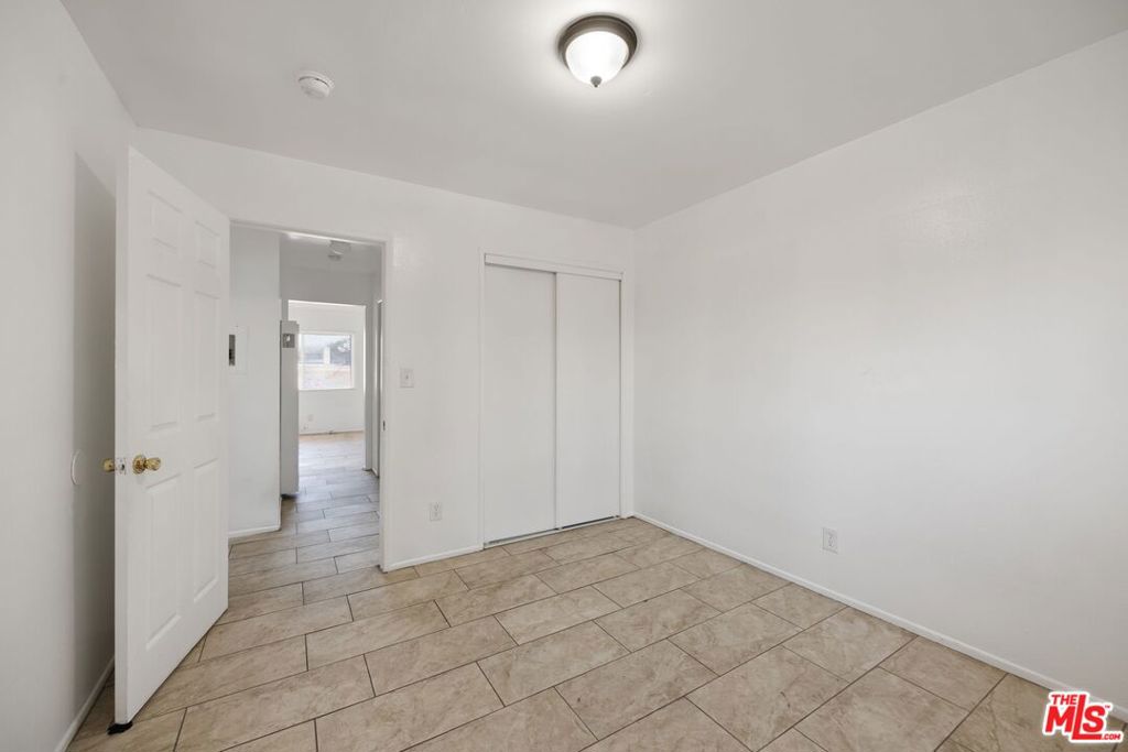 8925 S Broadway Property Photo 10