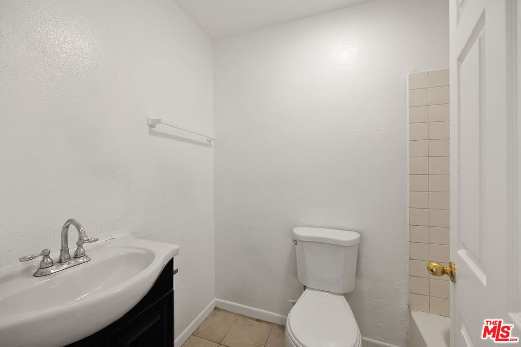8925 S Broadway Property Photo 11