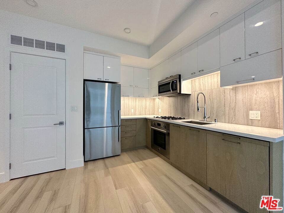 400 S Broadway 606 Property Photo