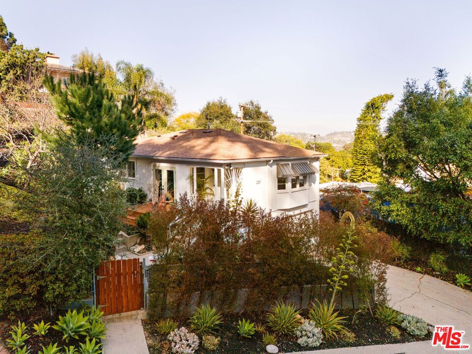 2261 Earl Street Property Photo