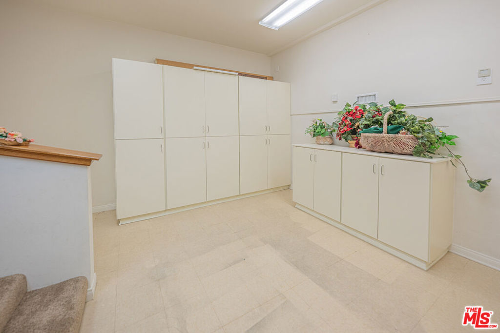 676 Zurich Drive Property Photo 40