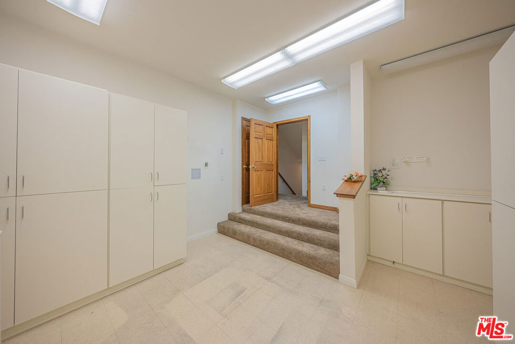 676 Zurich Drive Property Photo 41