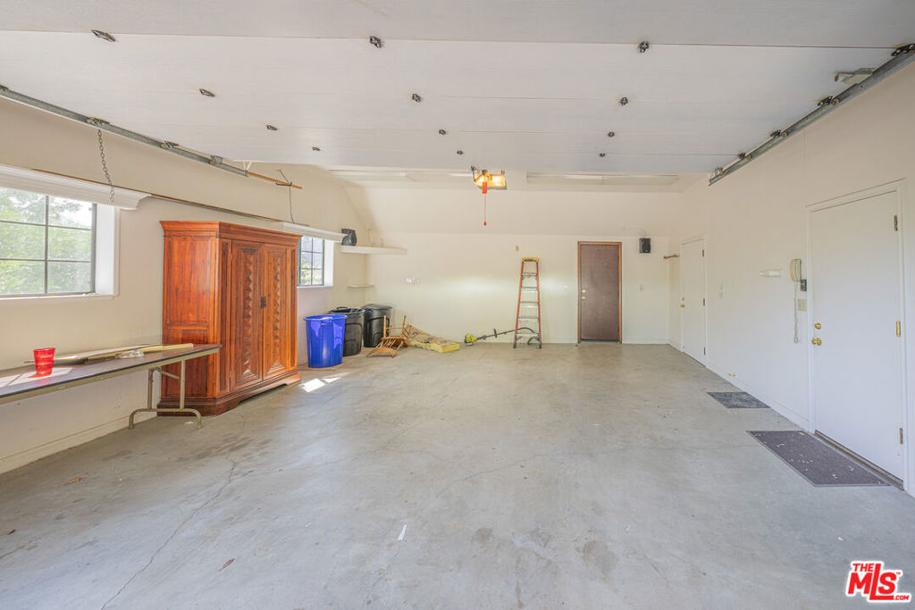 676 Zurich Drive Property Photo 44