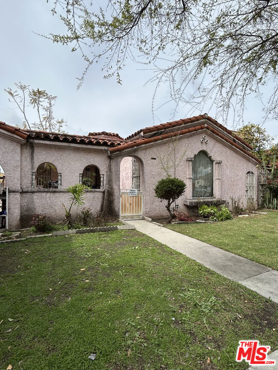 3905 Roxton Avenue Property Photo