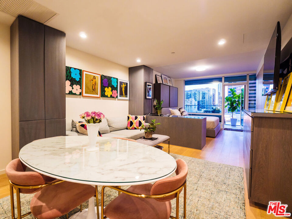 877 Francisco Street 1115 Property Photo