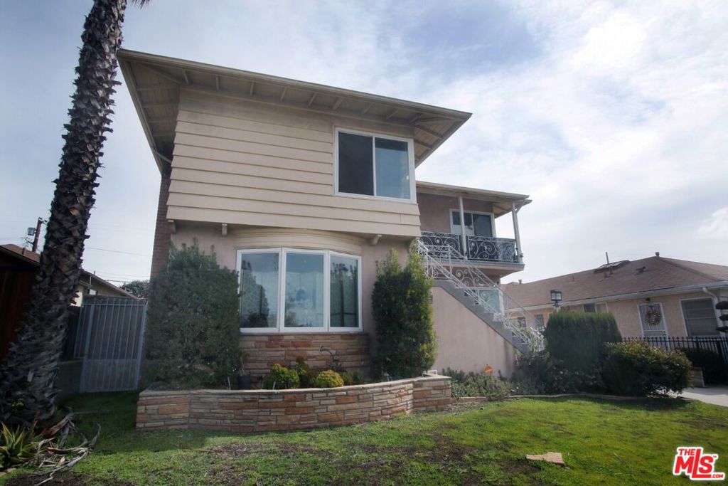 6256 S Fairfax Avenue Property Photo