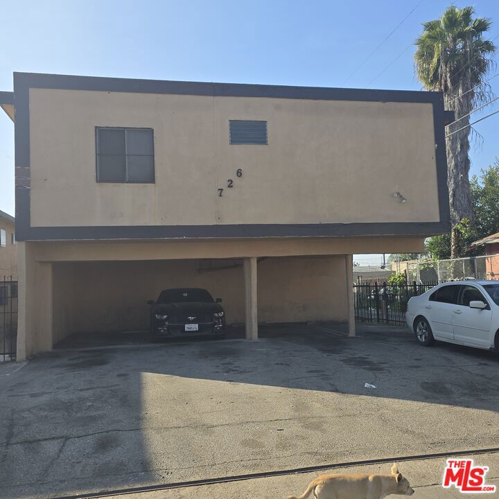726 W 81st Street Property Photo