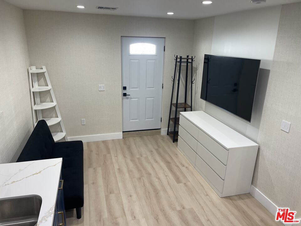 13552 Cantara Street Property Photo