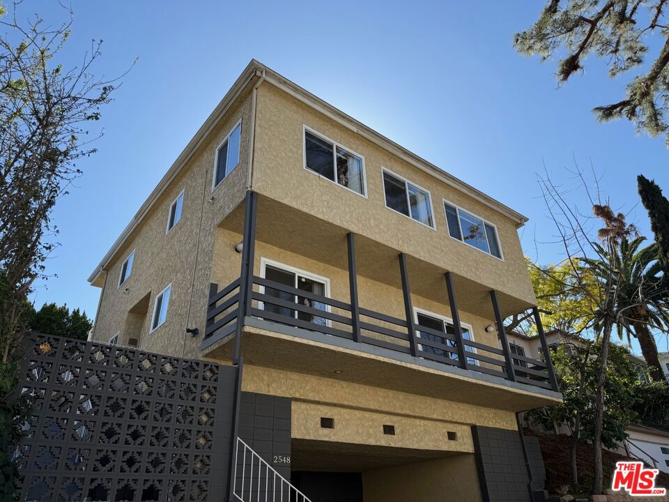 2548 Panorama Terrace Property Photo