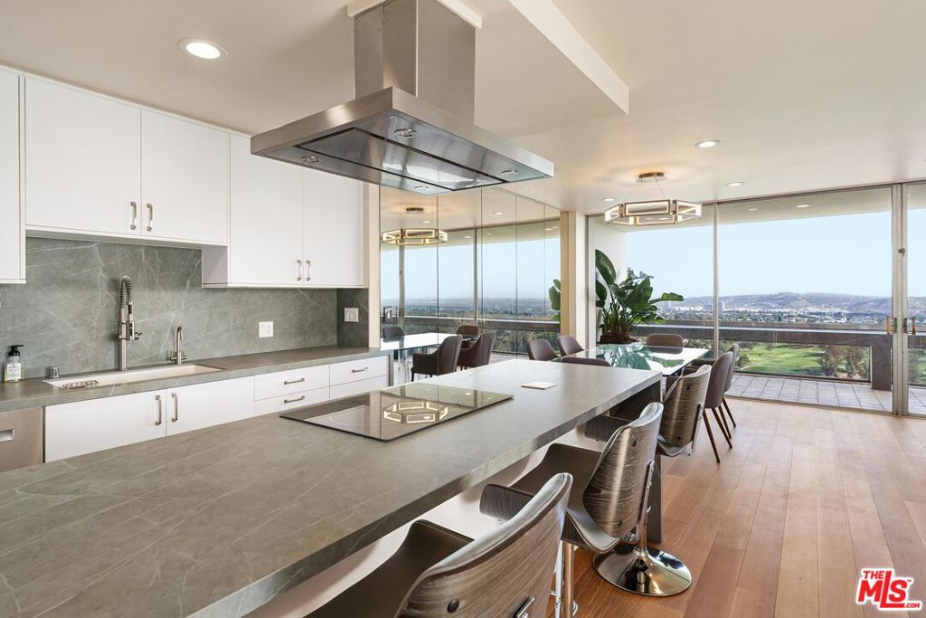 2220 Avenue Of The Stars 2306 Property Photo