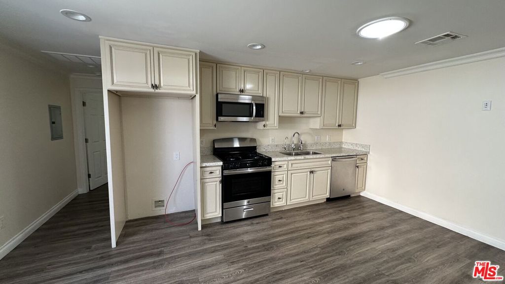 6209 Carpenter Avenue Property Photo