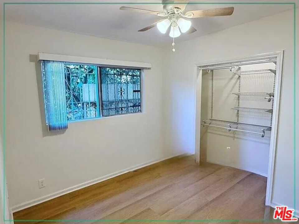 2530 S Sycamore Avenue Property Photo 10