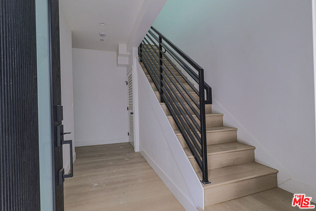 11810 Gilmore Street Property Photo 40