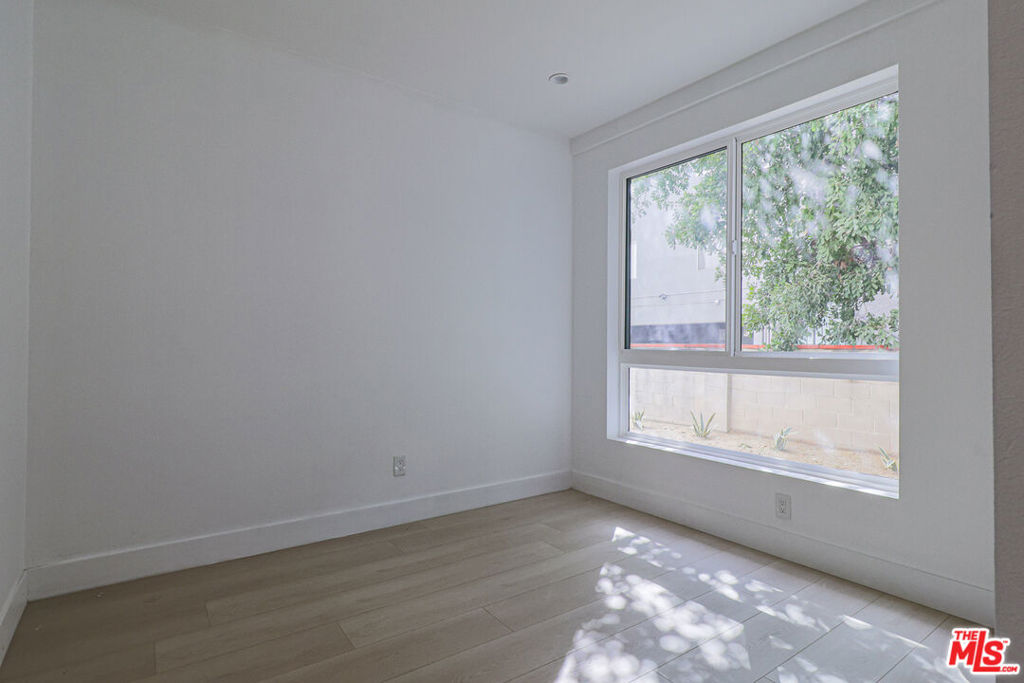 11810 Gilmore Street Property Photo 42