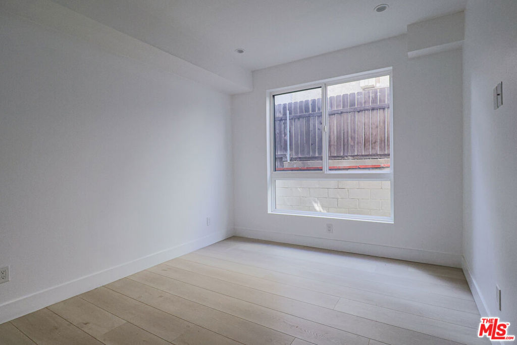 11810 Gilmore Street Property Photo 45