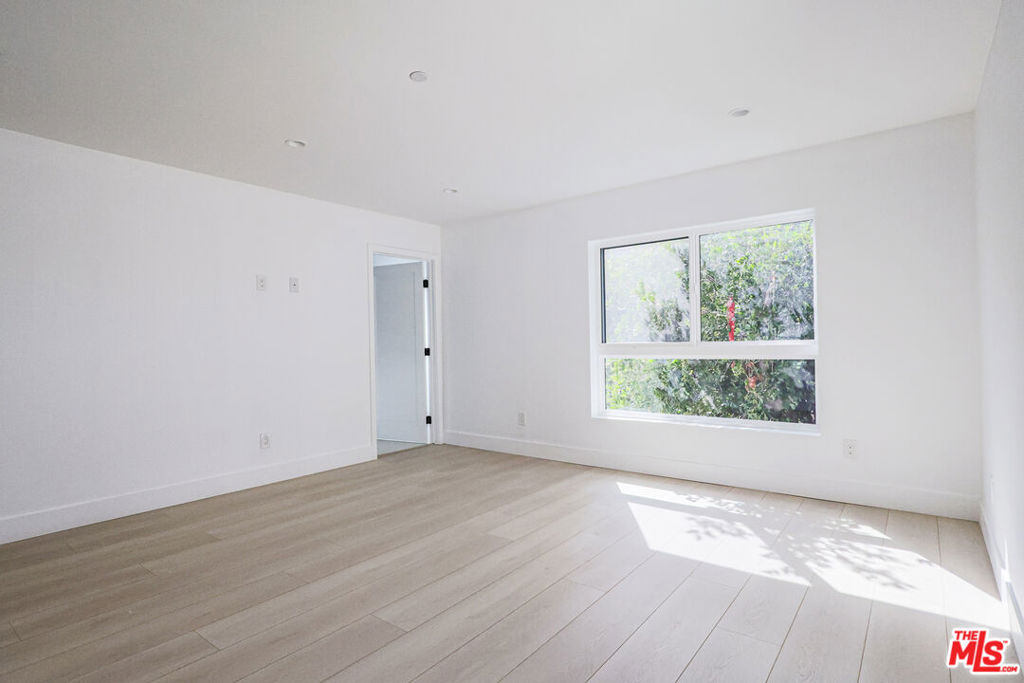 11810 Gilmore Street Property Photo 58