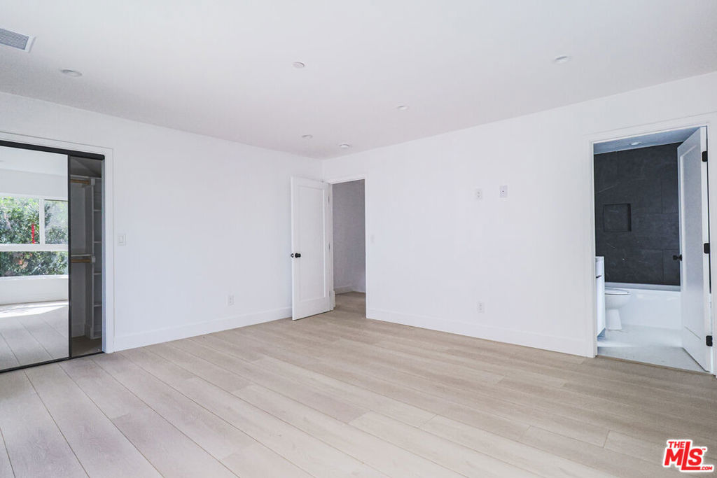 11810 Gilmore Street Property Photo 59